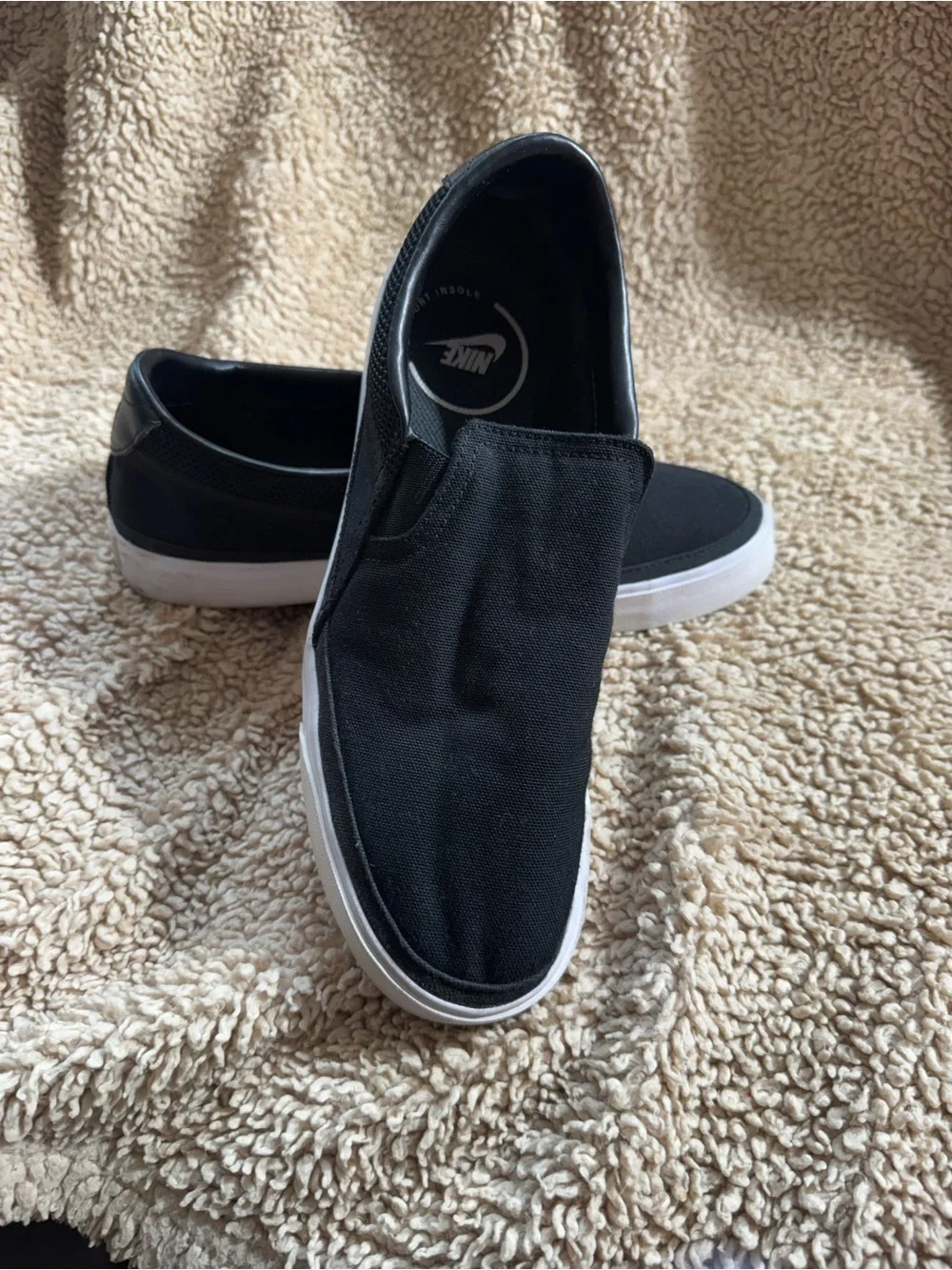 Nike Women’s Slip-On Loafer - Black/White